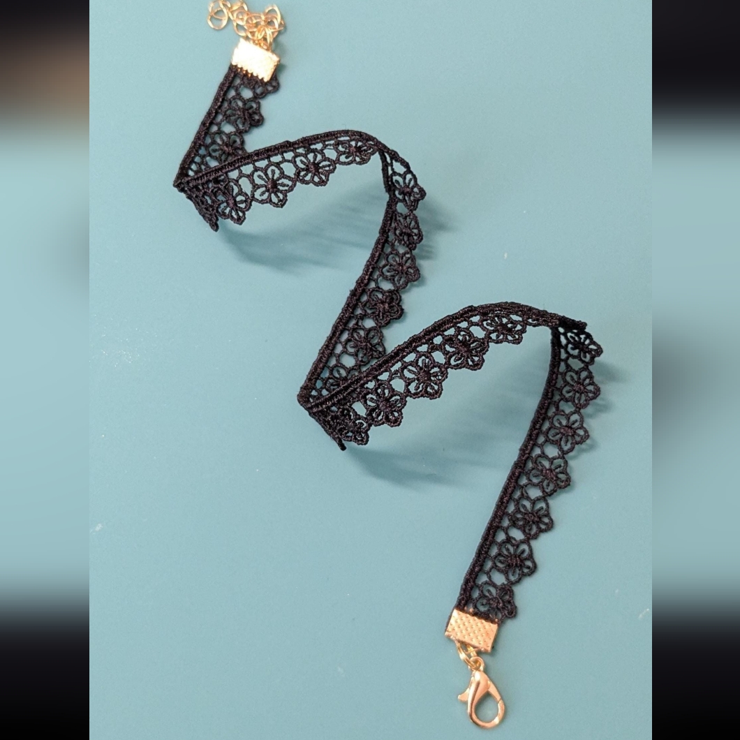 Lace Choker Necklace 7$
